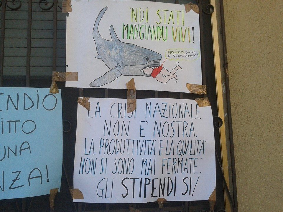 Reggio, la protesta dei lavoratori di Villa Betania