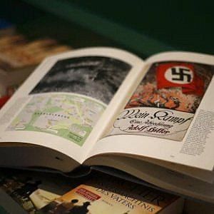 Libro preferito? A Catanzaro scelgono il "Mein Kampf"