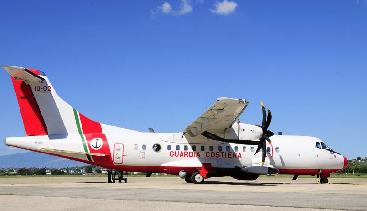 Coronavirus, un aereo della Guardia Costiera per portare le mascherine al Sud