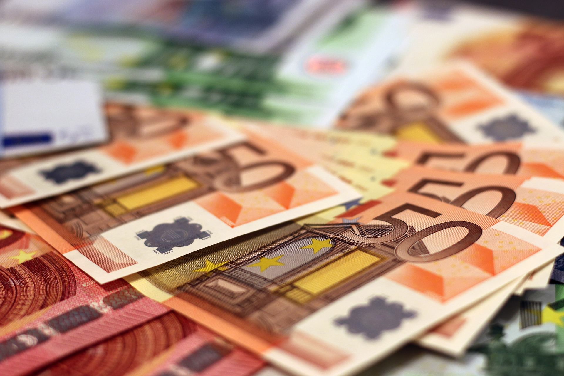 Evasione fiscale a Crotone, sequestrati 238mila euro ad un professionista