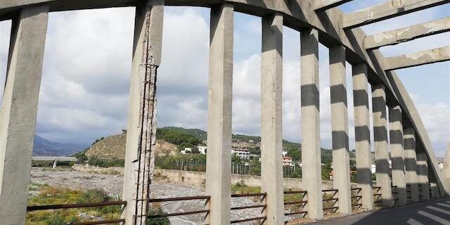 Sequestrato viadotto a Melito, è a rischio crollo – VIDEO