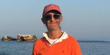 Dimesso dall’ospedale di Crotone, lo trovano senza vita il giorno dopo: indagati 4 medici
