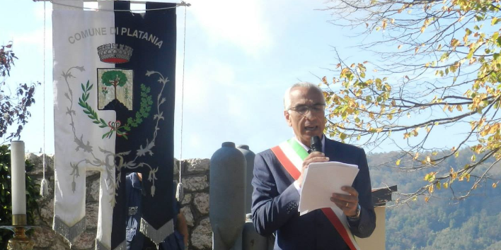 Focolaio Covid a Platania, il sindaco Rizzo: «Abituati a lottare da soli»