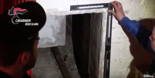 In manette lo “scassaporte” di Africo Nuovo – VIDEO