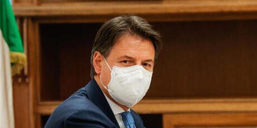 Cene segrete e conti milionari. I nuovi documenti sul Russiagate