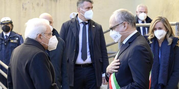 Sassoli, il feretro arriva in Campidoglio. Omaggio di Draghi e Mattarella