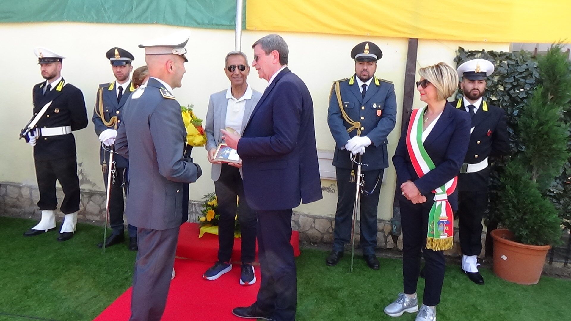 Intitolata a Vibo Marina la piazza all’appuntato della Guardia di Finanza Antonino De Vita – FOTO