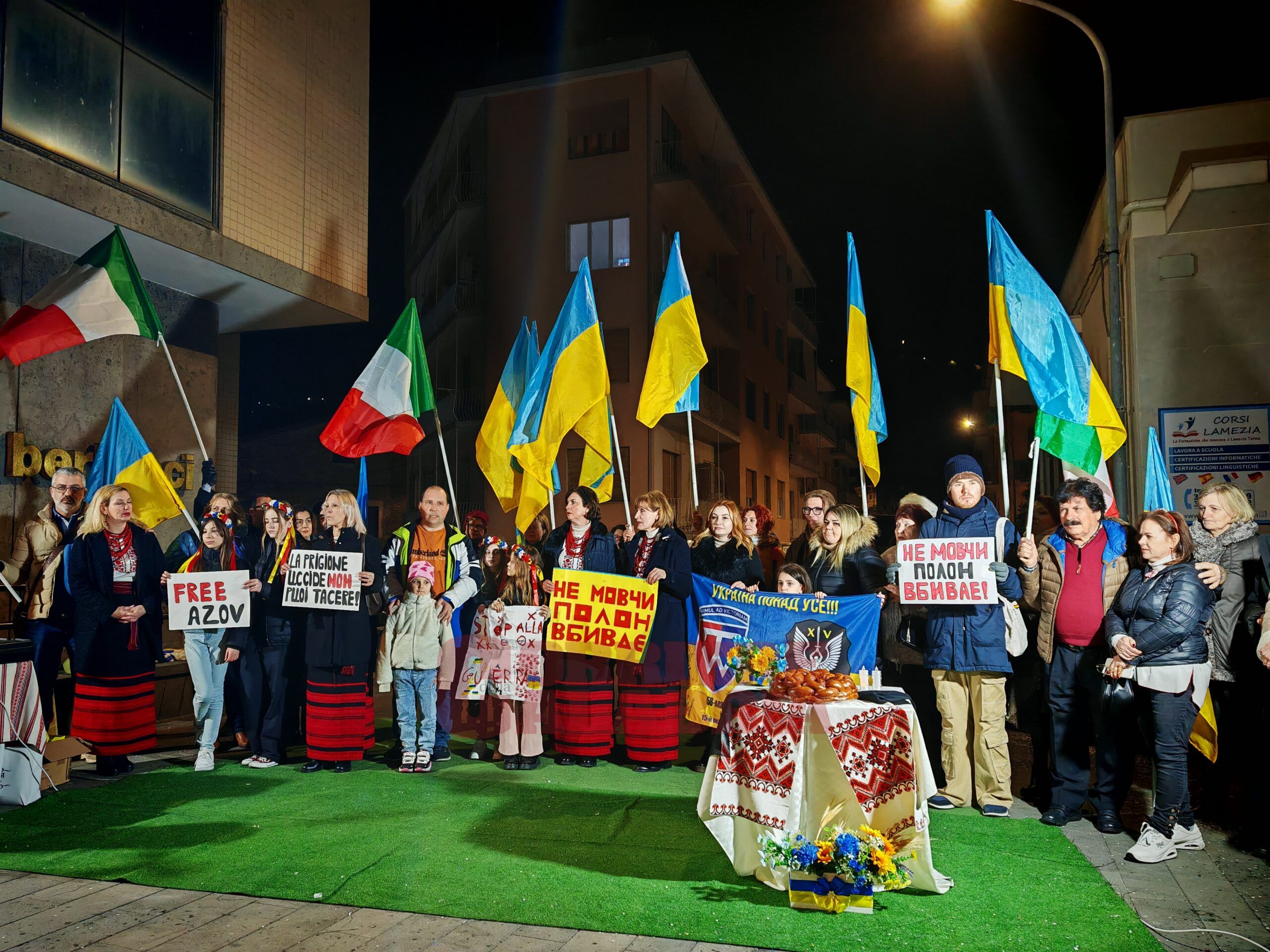 A Lamezia la resistenza del popolo ucraino a 3 anni dall’invasione russa. «Una pace giusta per la nostra terra» – FOTO