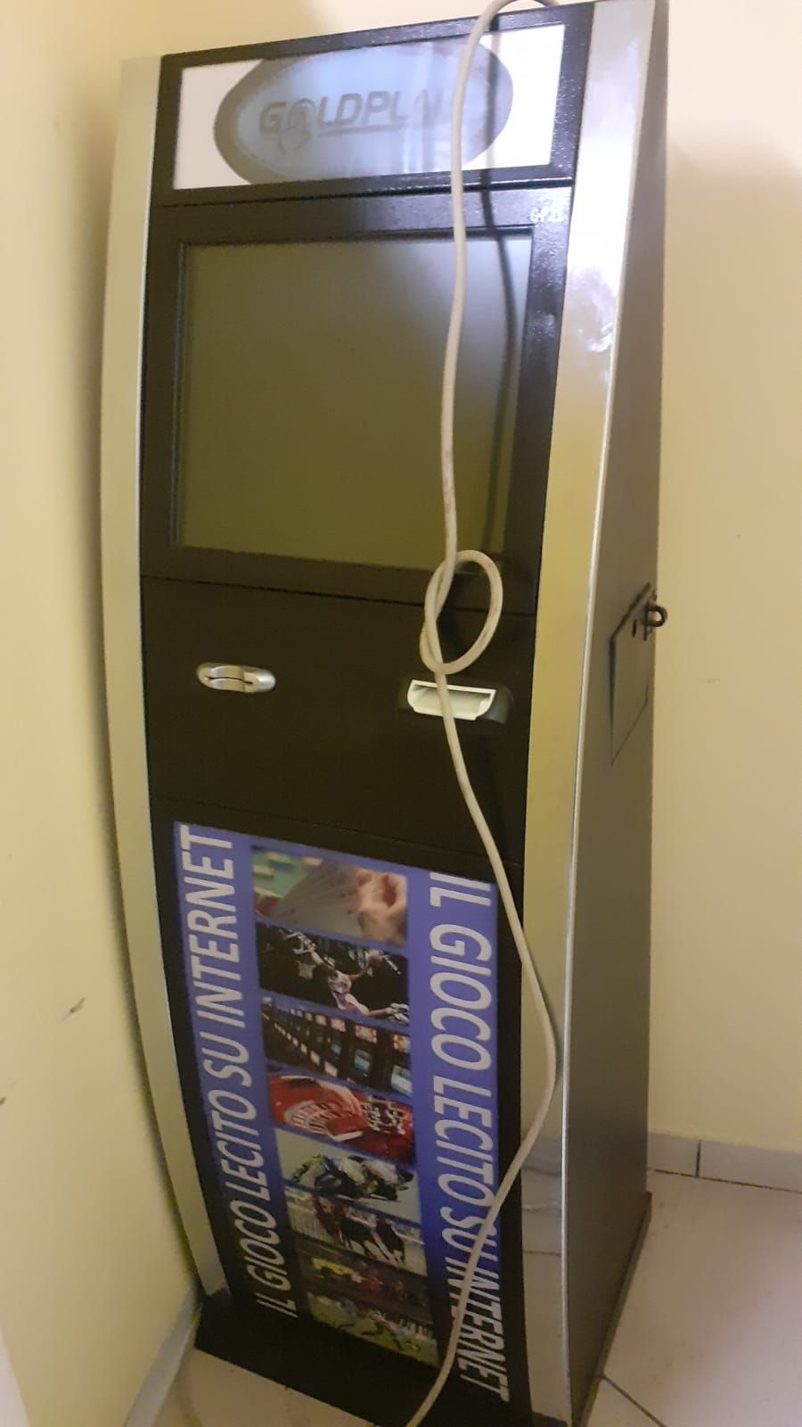 Slot machine illegali a Isola, sequestrati 34 impianti