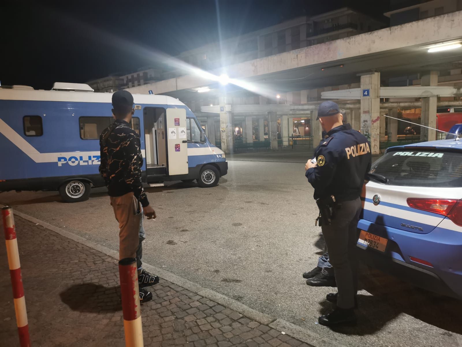 Controlli della Polizia a Cosenza, denunciato un 40enne