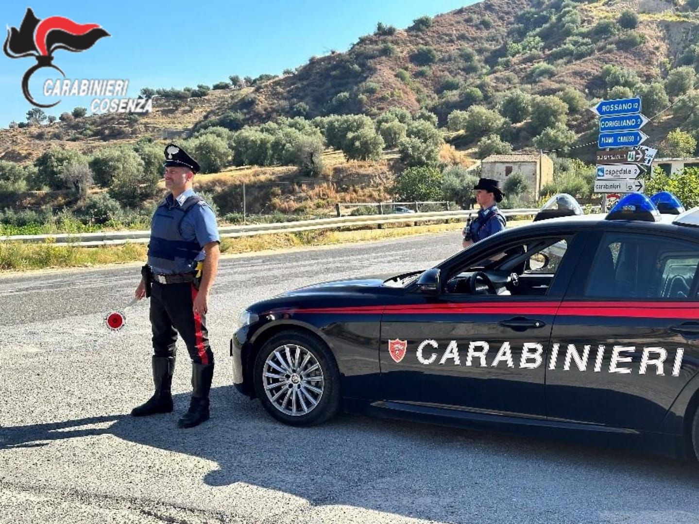 Corigliano Rossano, carabinieri aggrediti durante un intervento: due persone arrestate