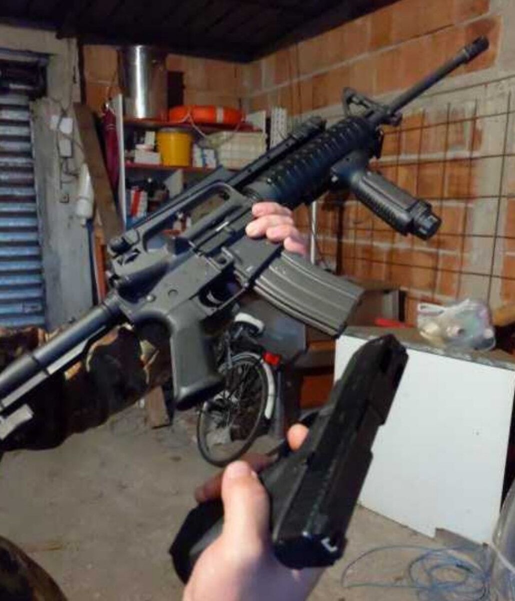 «Le armi in caso di guerra con i Piromalli»: tritolo, kalashnikov e un detonatore. La Santabarbara della cosca Molè