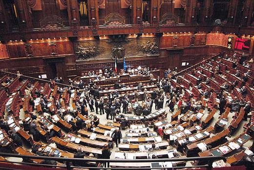 Il Pd insorge: «Stralciati i soldi per i precari»