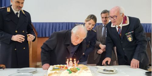 vibo compleanno maresciallo polizia