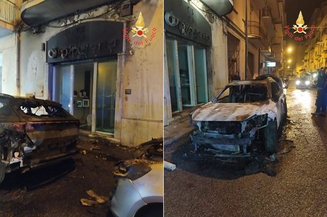 Lamezia, in fiamme due auto nella notte