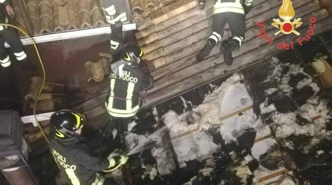 Catanzaro, incendio in un’abitazione: i vigili del fuoco evitano il peggio