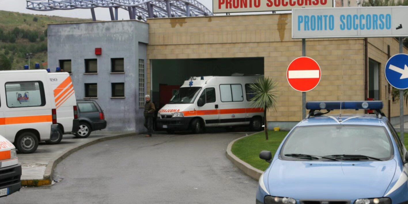 Crotone, pronto soccorso dell’ospedale inadeguato alle attività di medicina di urgenza