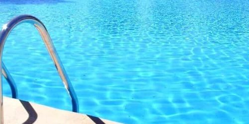 piscina bimbo 4 anni