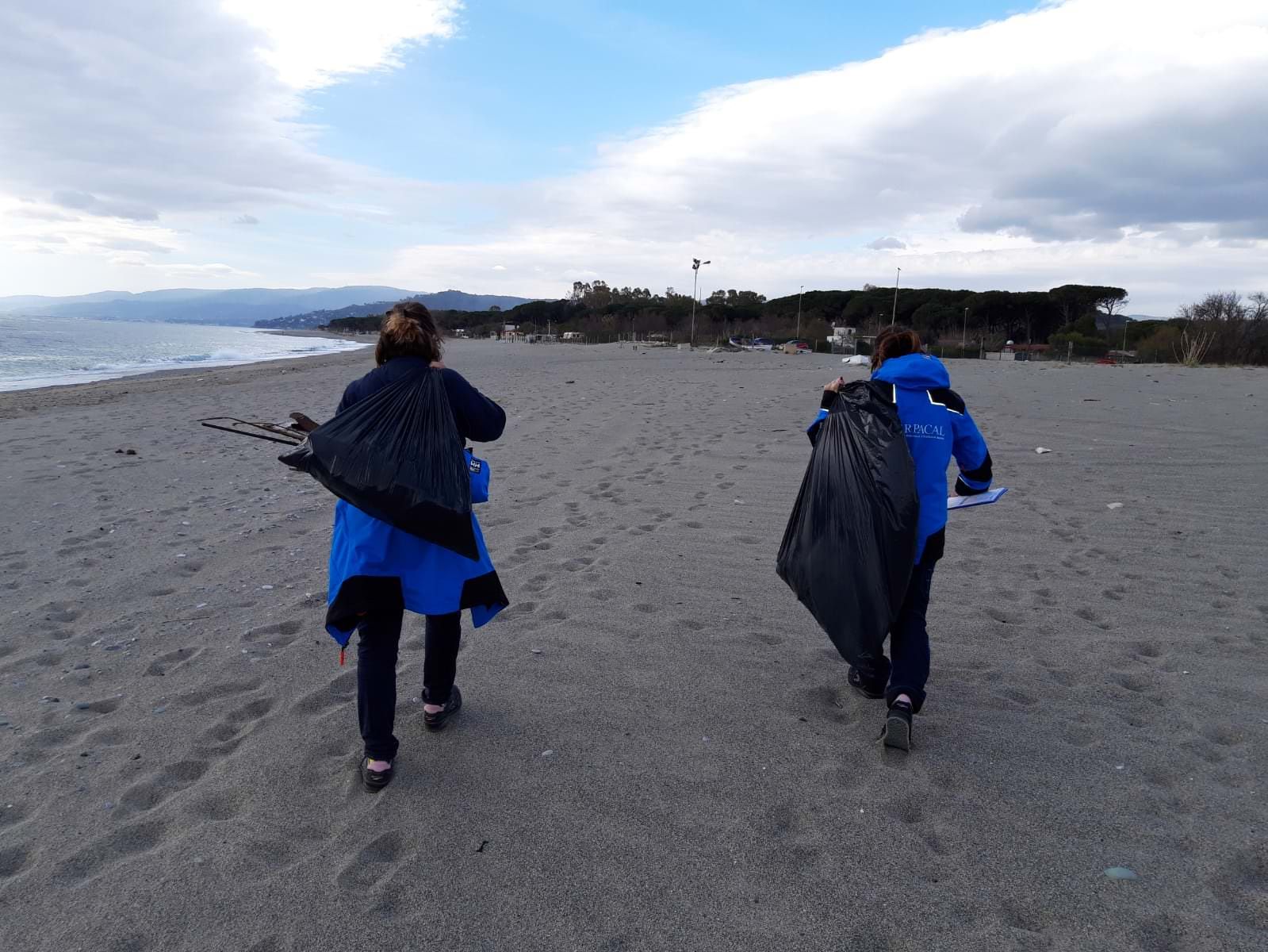 Arpacal, Marine Strategy per il monitoraggio dei rifiuti spiaggiati