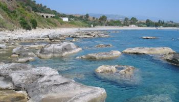 Acque balneabili al 97% in Calabria, Mancuso: «Dati tra i migliori in Italia»