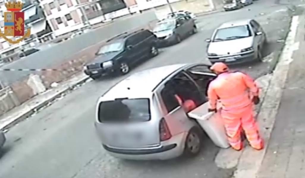 Travestiti da agenti e netturbini per il colpo al portavalori: così la polizia ha sventato i piani della gang – VIDEO