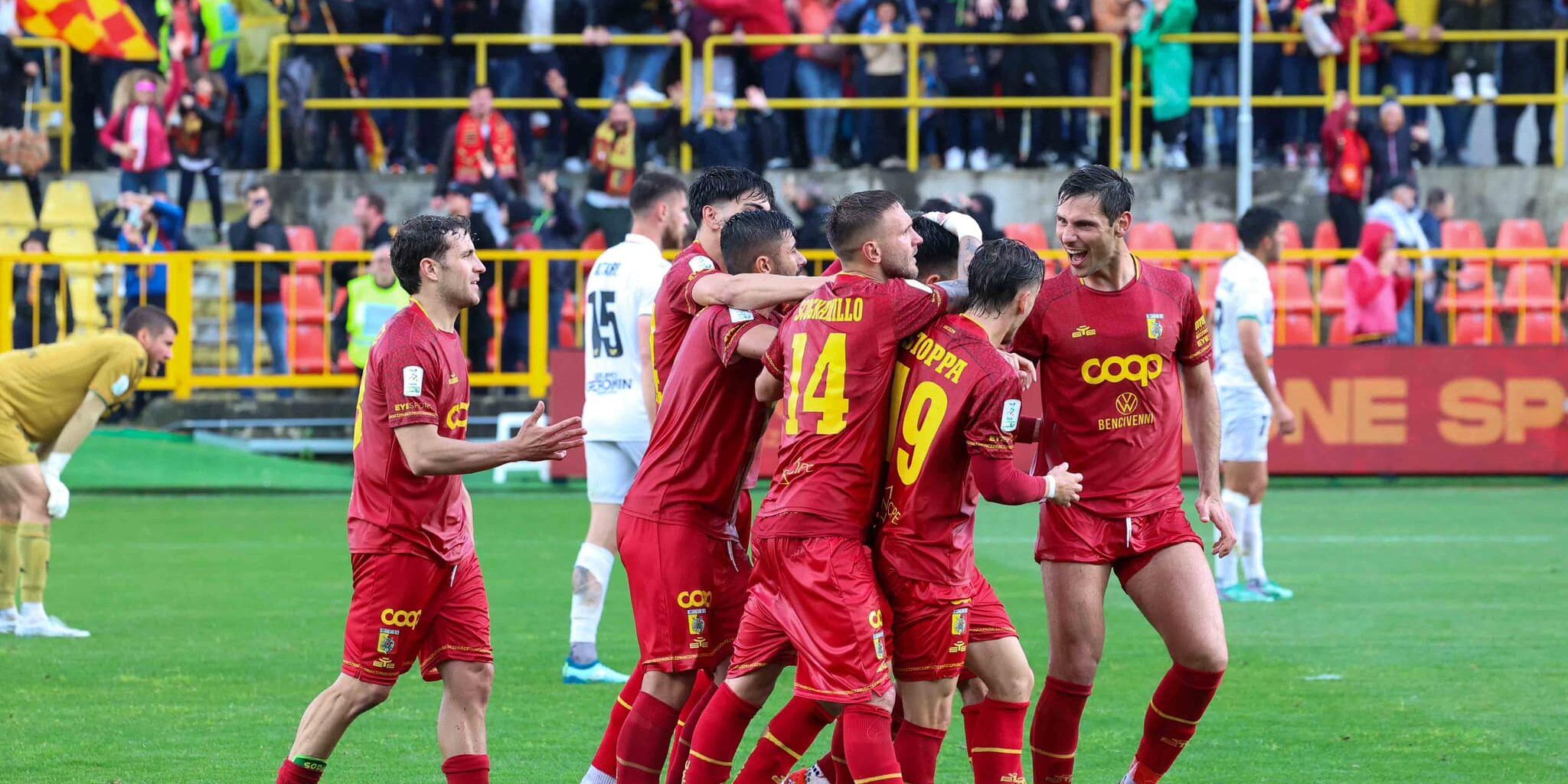 Playoff di serie B, per i bookie Venezia e Cremonese favorite sul Catanzaro