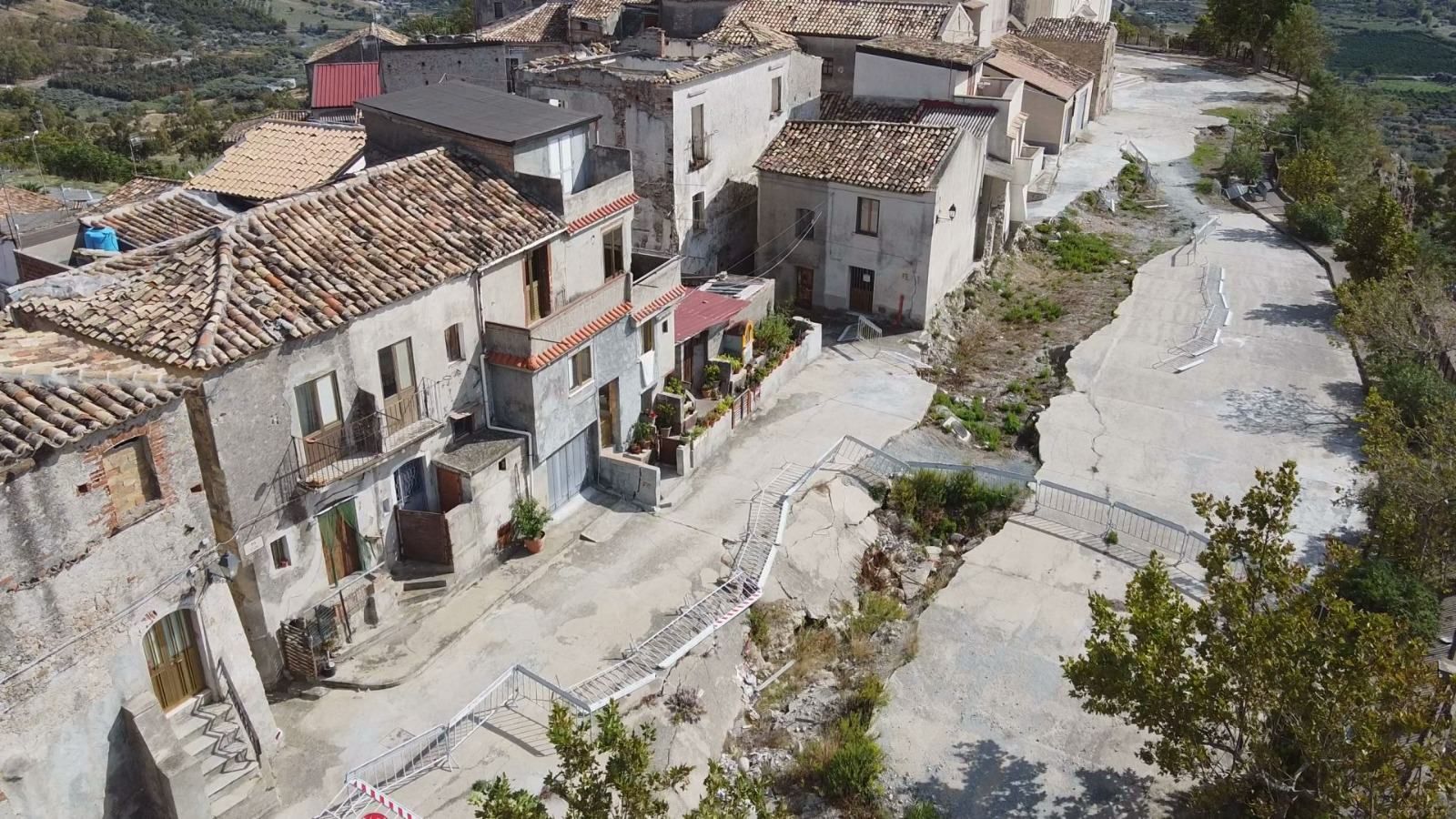 Un disastro annunciato: se piove, Caulonia frana – VIDEO INCHIESTA