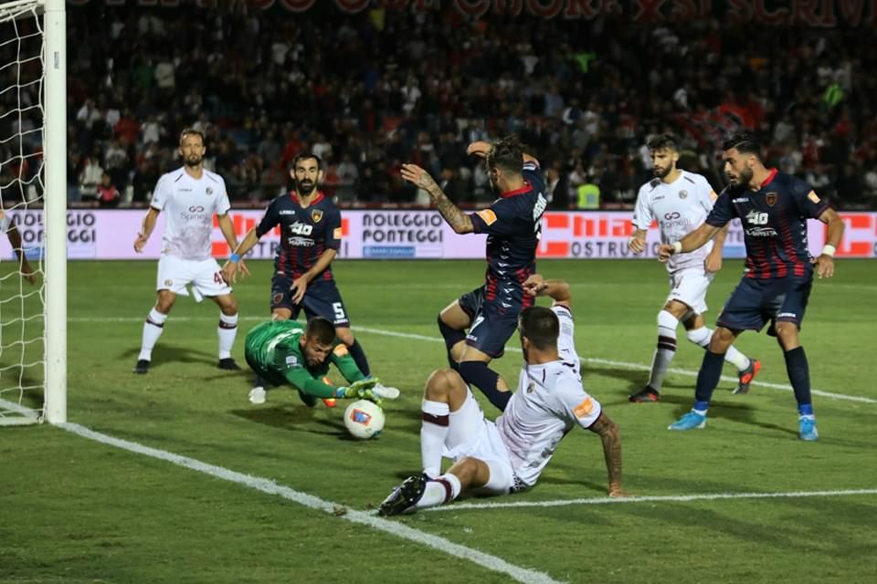 SERIE B | Pierini salva il Cosenza, Crotone vittorioso sulla Juve Stabia