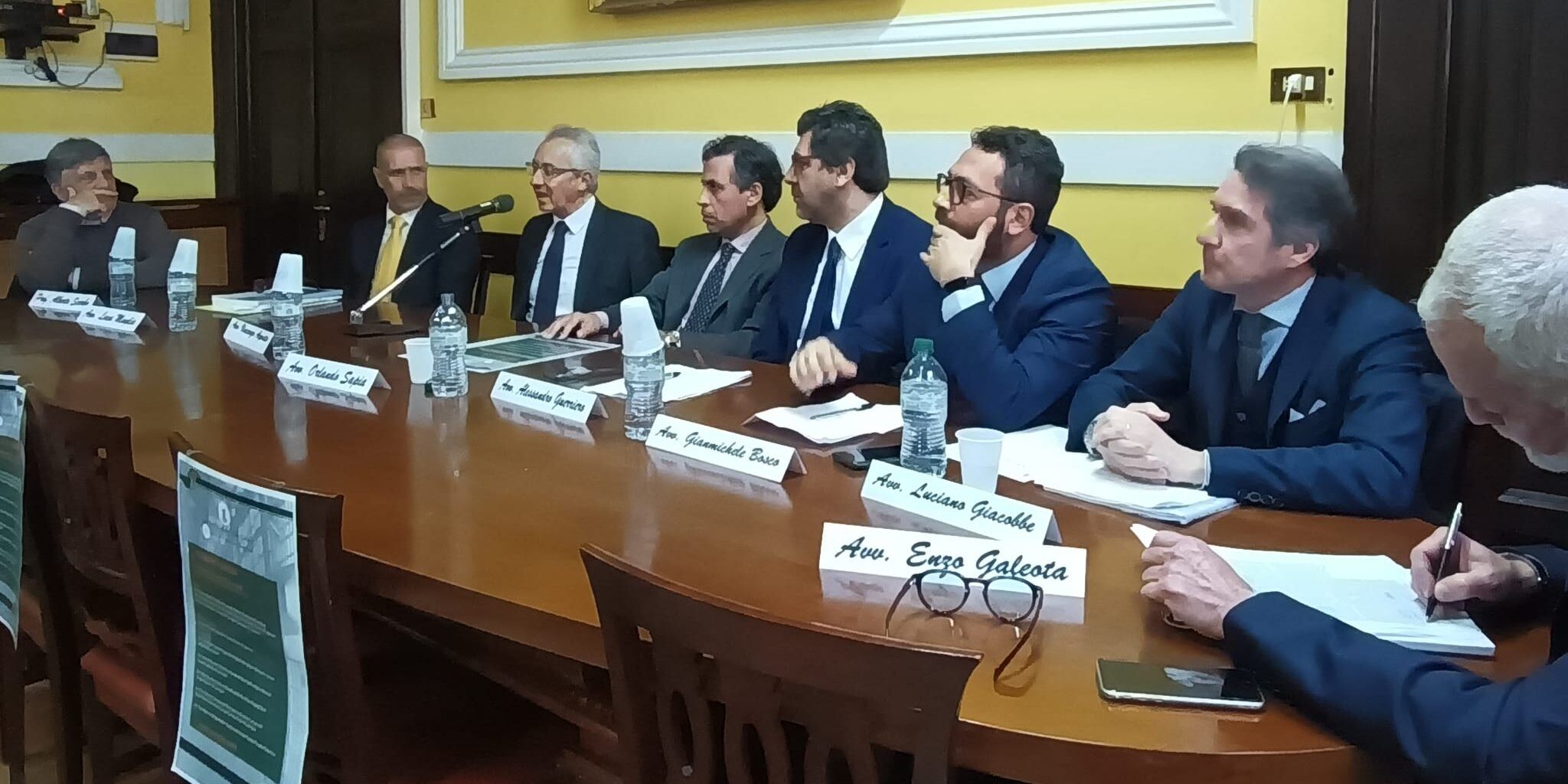 L’allarme della Camera penale di Catanzaro: «Fermare i suicidi in carcere, non c’è più tempo»