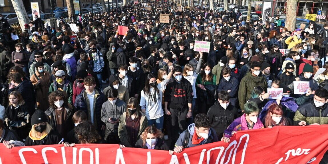 Studente morto in stage, condannati tutor e collega