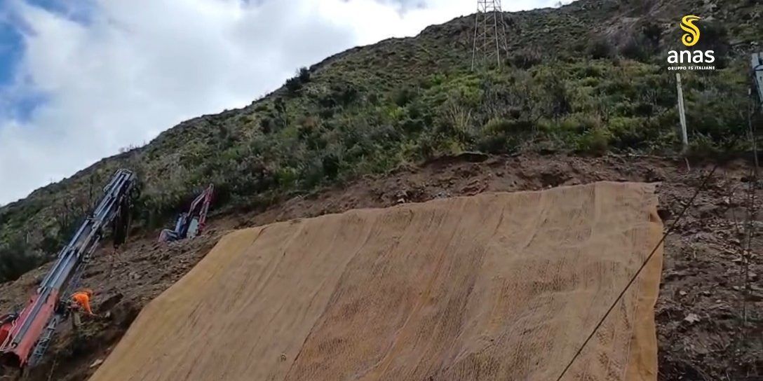 Riaperta a senso unico alternato la Statale 18 a Bagnara