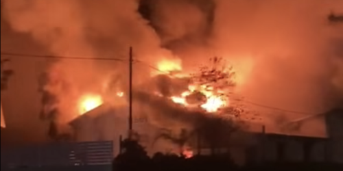 Paura e fiamme in un ristorante a Palmi: in azione i vigili del fuoco