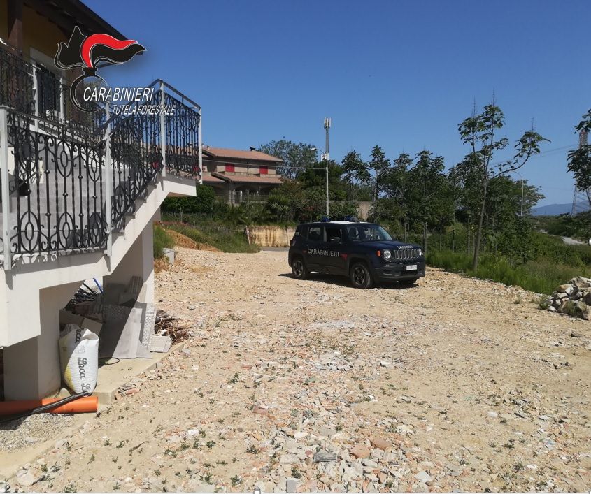 Cortale, gestione illecita di rifiuti speciali: una denuncia