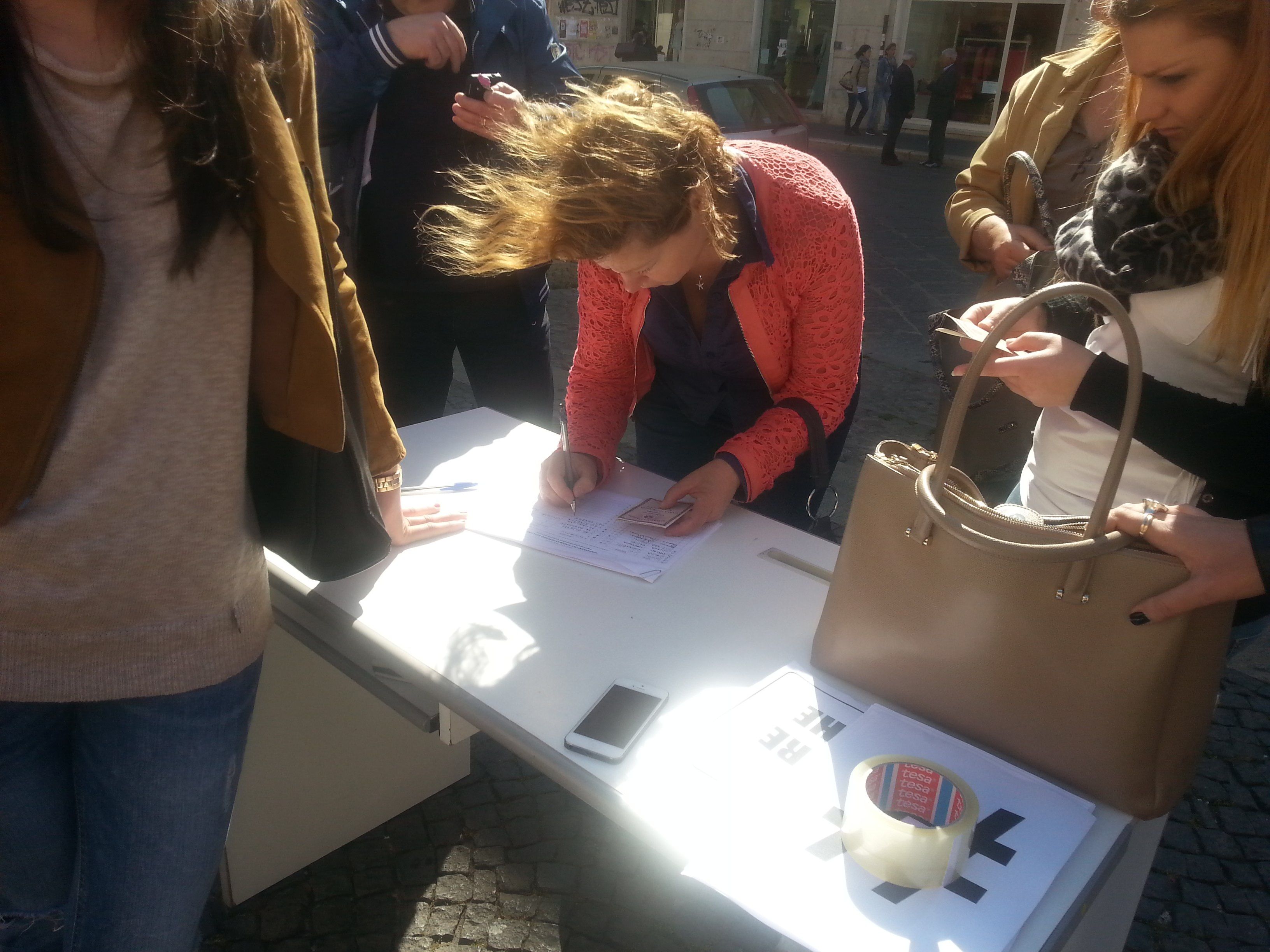 Raccolta firme per chiedere le dimissioni di Vallone