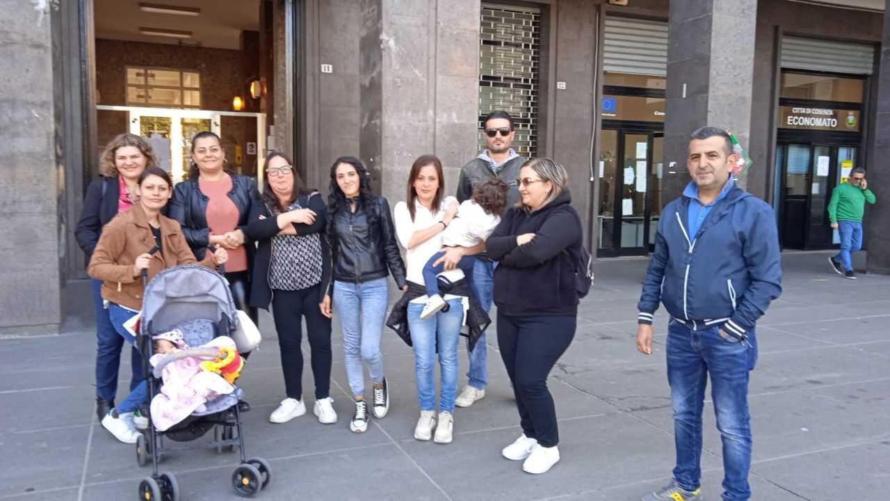 Cosenza, l’affondo di Usb: «Il servizio scuolabus è disastroso»