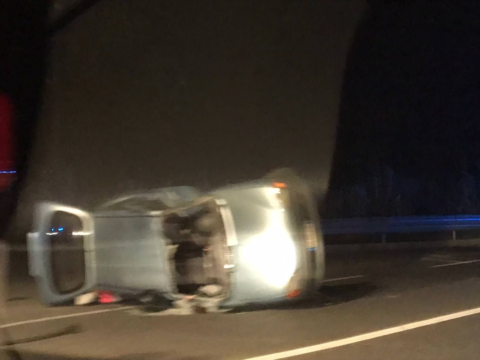 Scontro sulla statale 106, grave un centauro minorenne