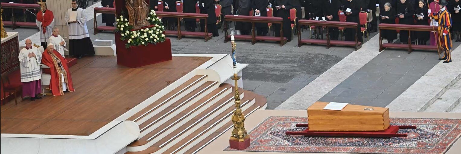 L’addio a Benedetto XVI, Francesco: «Grati per sua sapienza e dedizione»