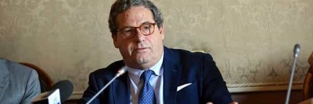 Arrestato a Palermo il pusher dei vip. Avrebbe spacciato coca anche a Miccichè