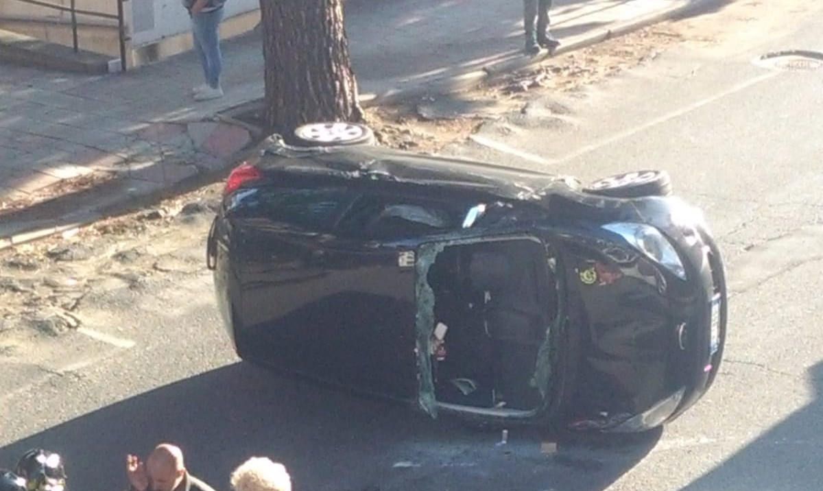 Corigliano Rossano, auto si ribalta: interviene l'elisoccorso