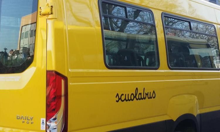 Rischia di soffocare a bordo dello scuolabus: bimba di 12 anni salvata dai carabinieri forestali