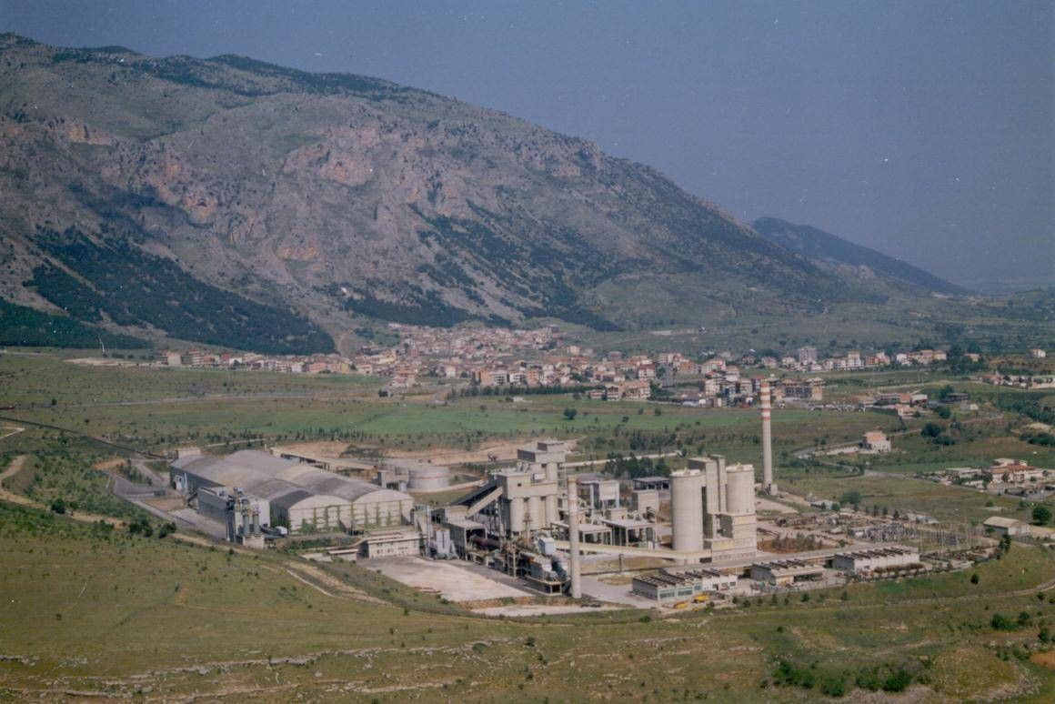 Un incontro per salvare l'Italcementi di Castrovillari