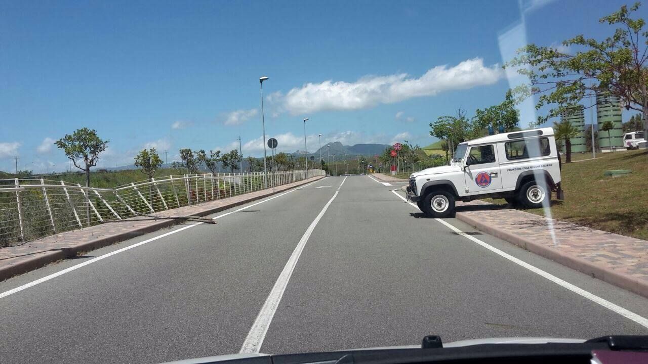 Cittadella, auto della Protezione civile “scivola” e rimbalza sull’inferriata