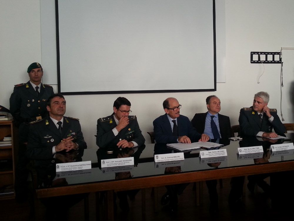 NEVER MORE | Gratteri: «Bambini scaricati come pacchi»