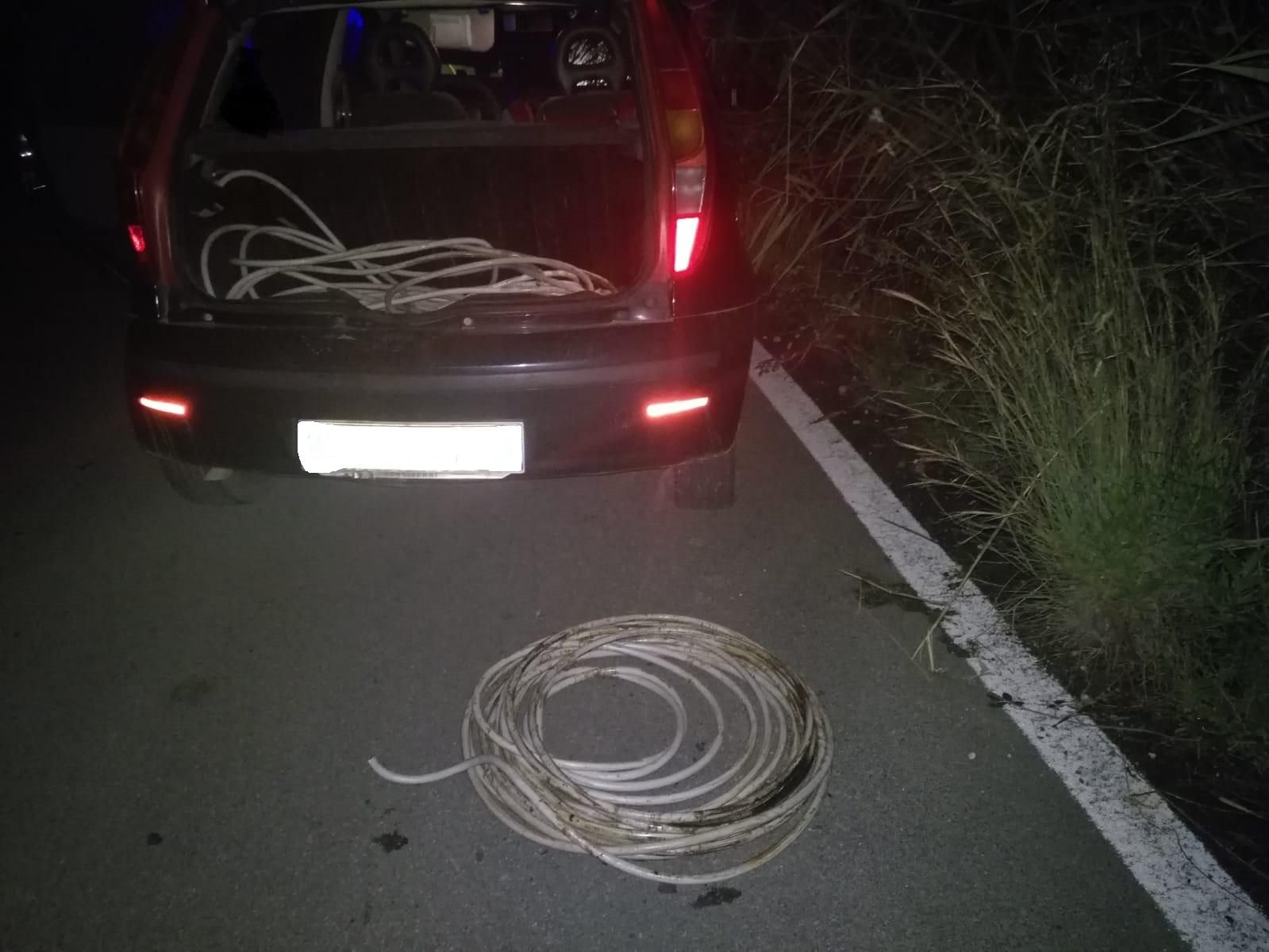 Ruba 80 metri di cavi in rame e lascia al buio Briatico: 30enne in manette
