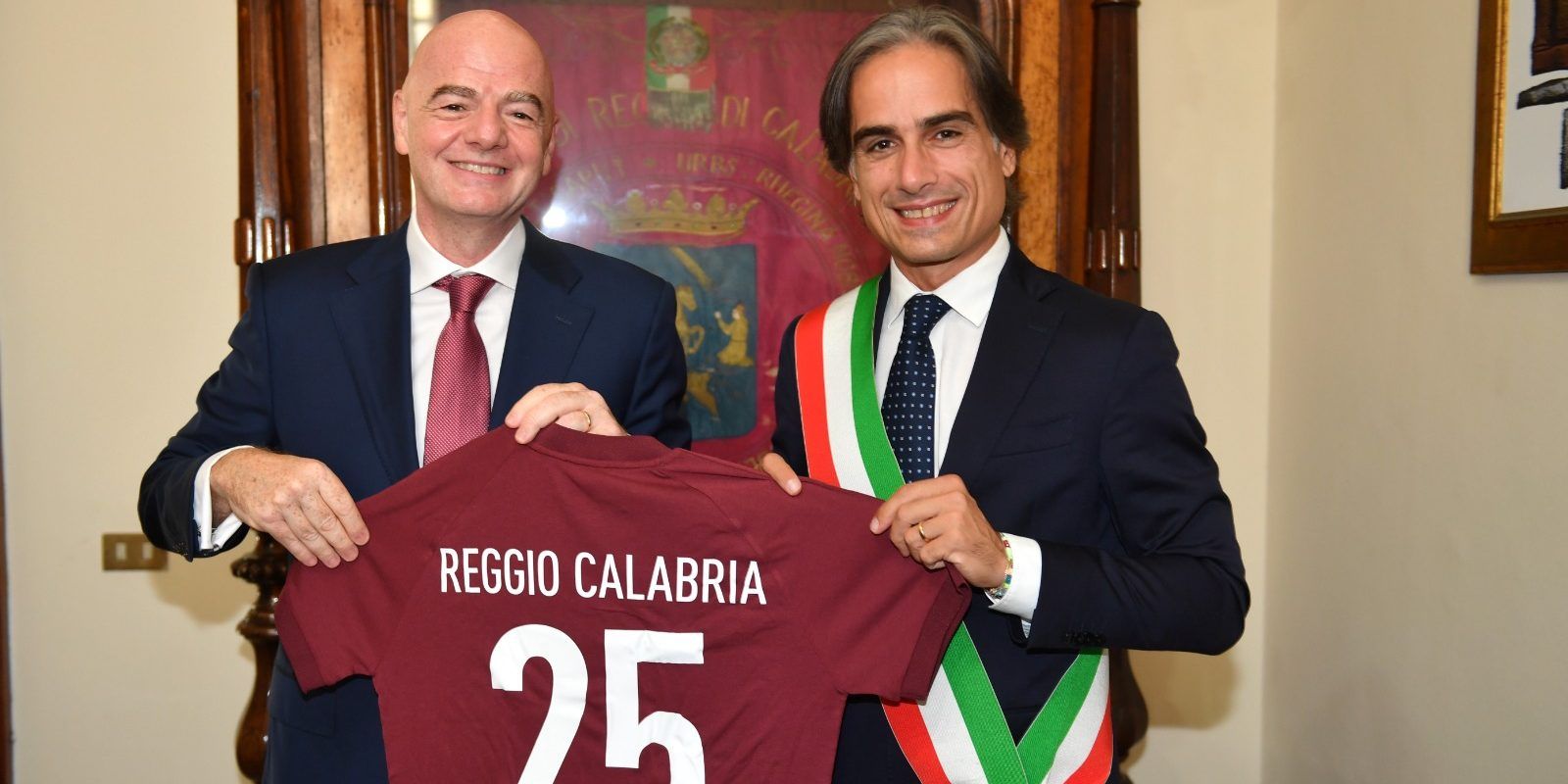 Cittadinanza onoraria al presidente Fifa Infantino: «Reggio Calabria è la mia città» – FOTO