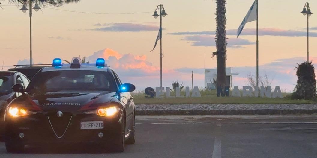 Controlli dei carabinieri sulla Ss 106: automobilisti ubriaci e sorpassi rischiosi