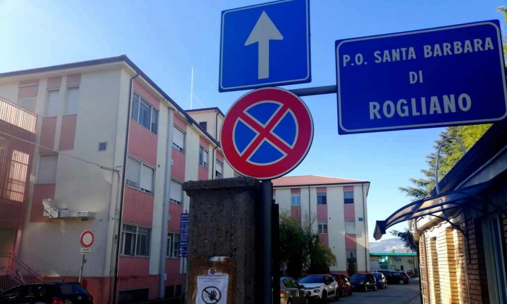 I sindaci del Savuto scendono in piazza per difendere l’ospedale Santa Barbara di Rogliano