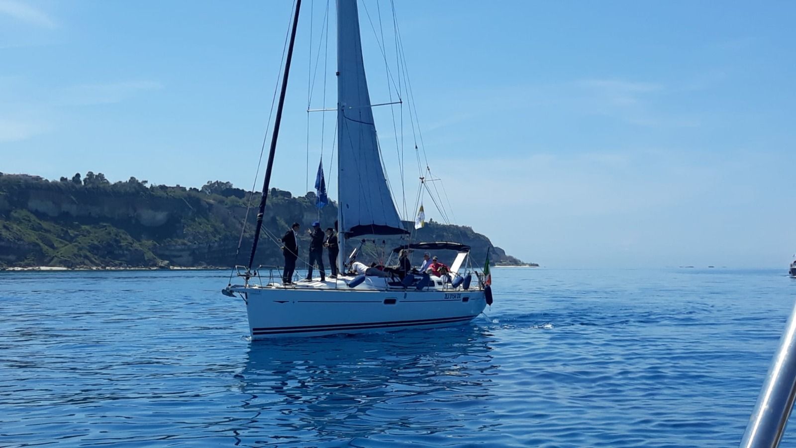 Tropea, un successo la Veleggiata per il mare. «Continuiamo ad attrarre volontari»