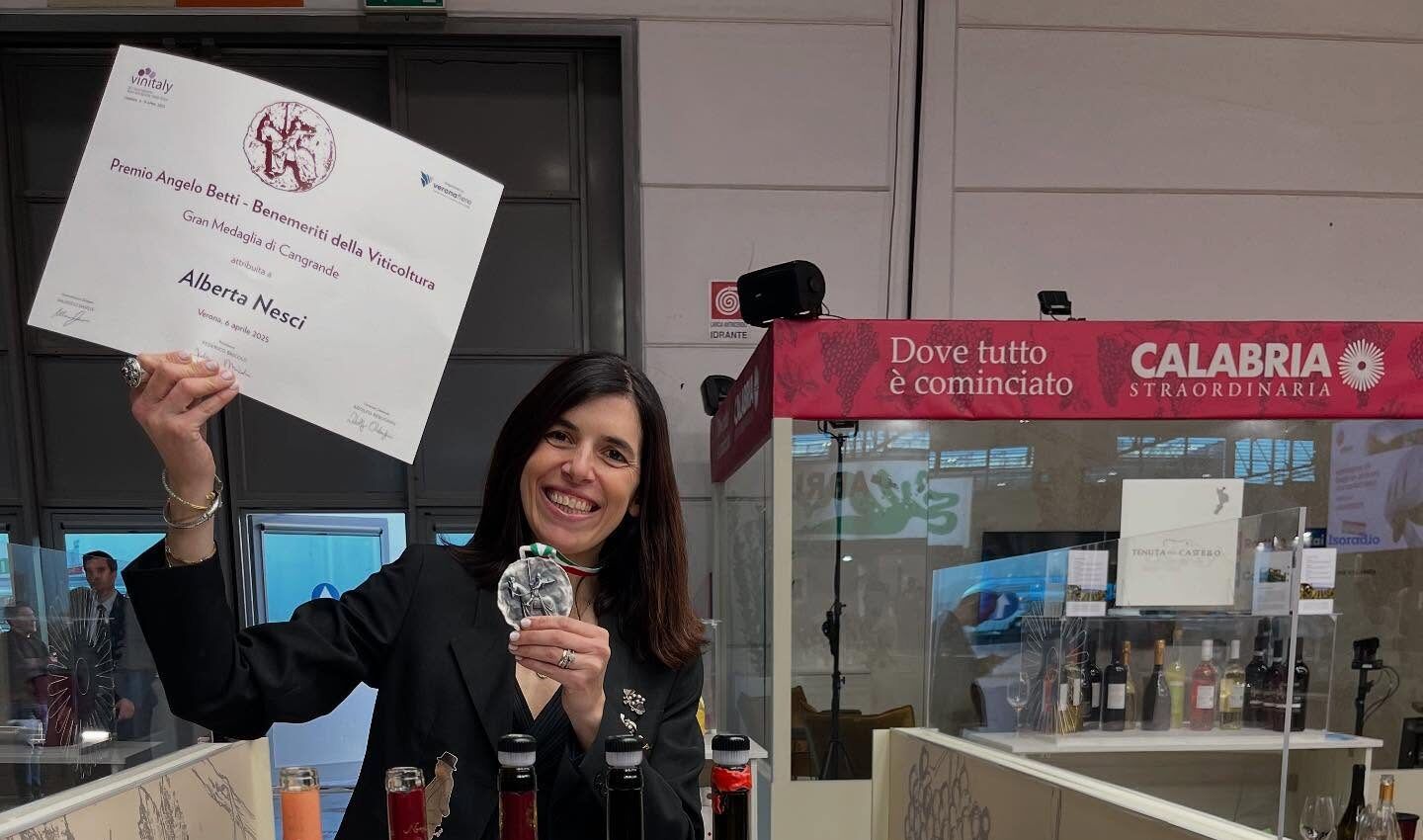 Vinitaly 2025, Alberta Nesci è “Benemerita della vitivinicoltura italiana”
