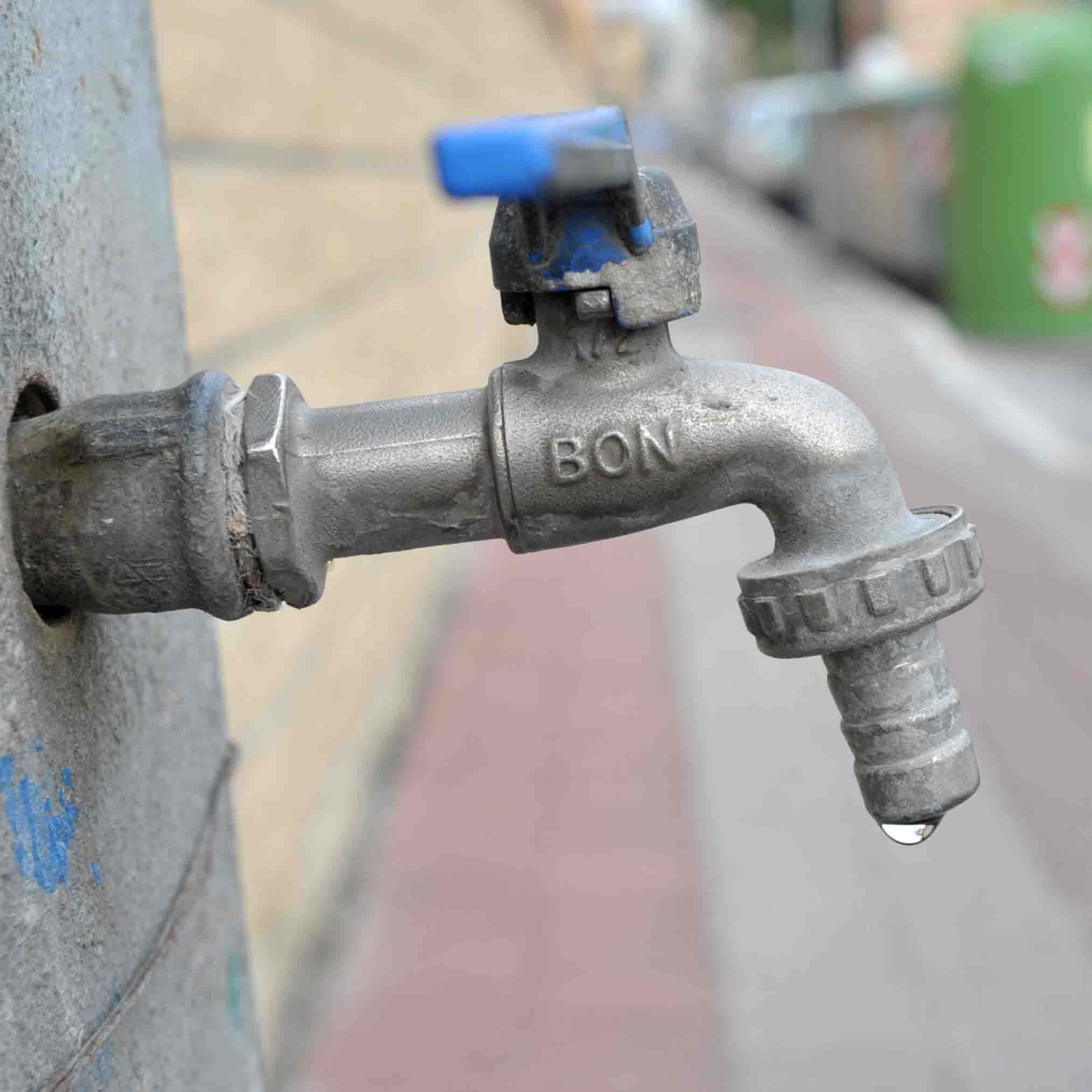 Si rompe la condotta, Cosenza resta senz'acqua